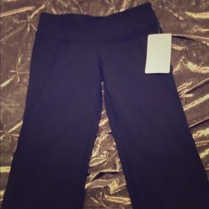 Black Lululemon Cropped NWT